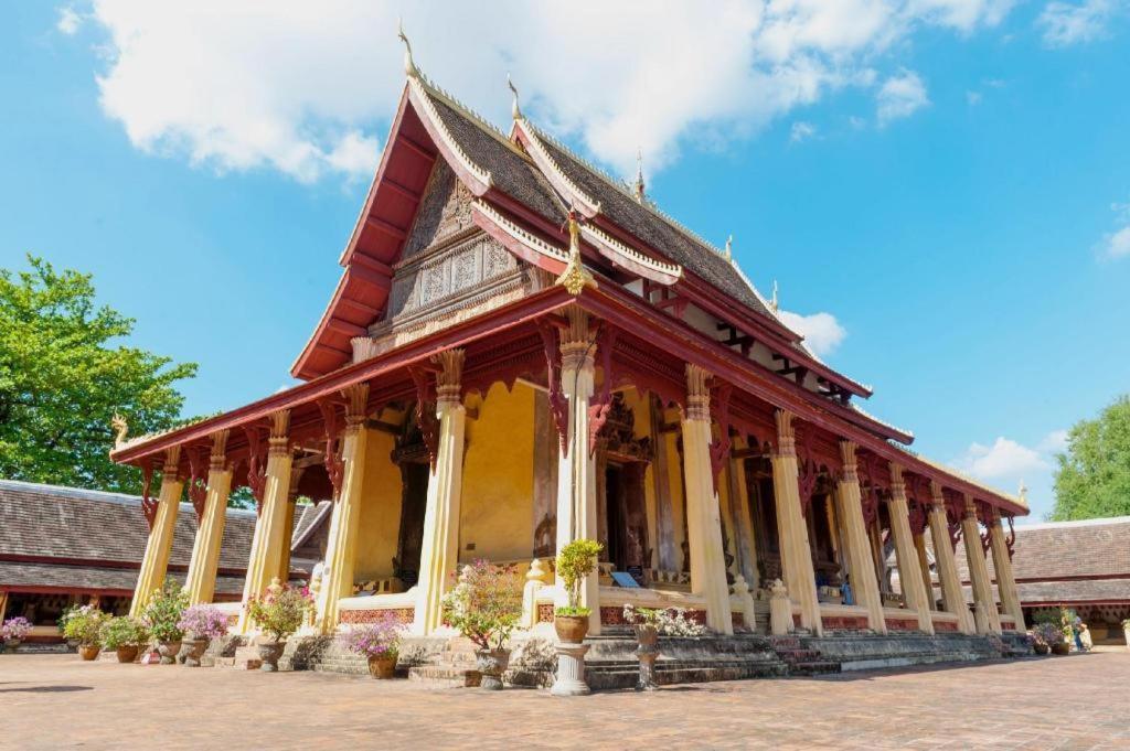 Le Luxe Boutique Hotel Vientiane Exterior photo