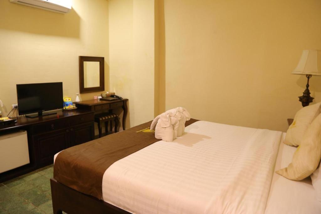 Le Luxe Boutique Hotel Vientiane Exterior photo